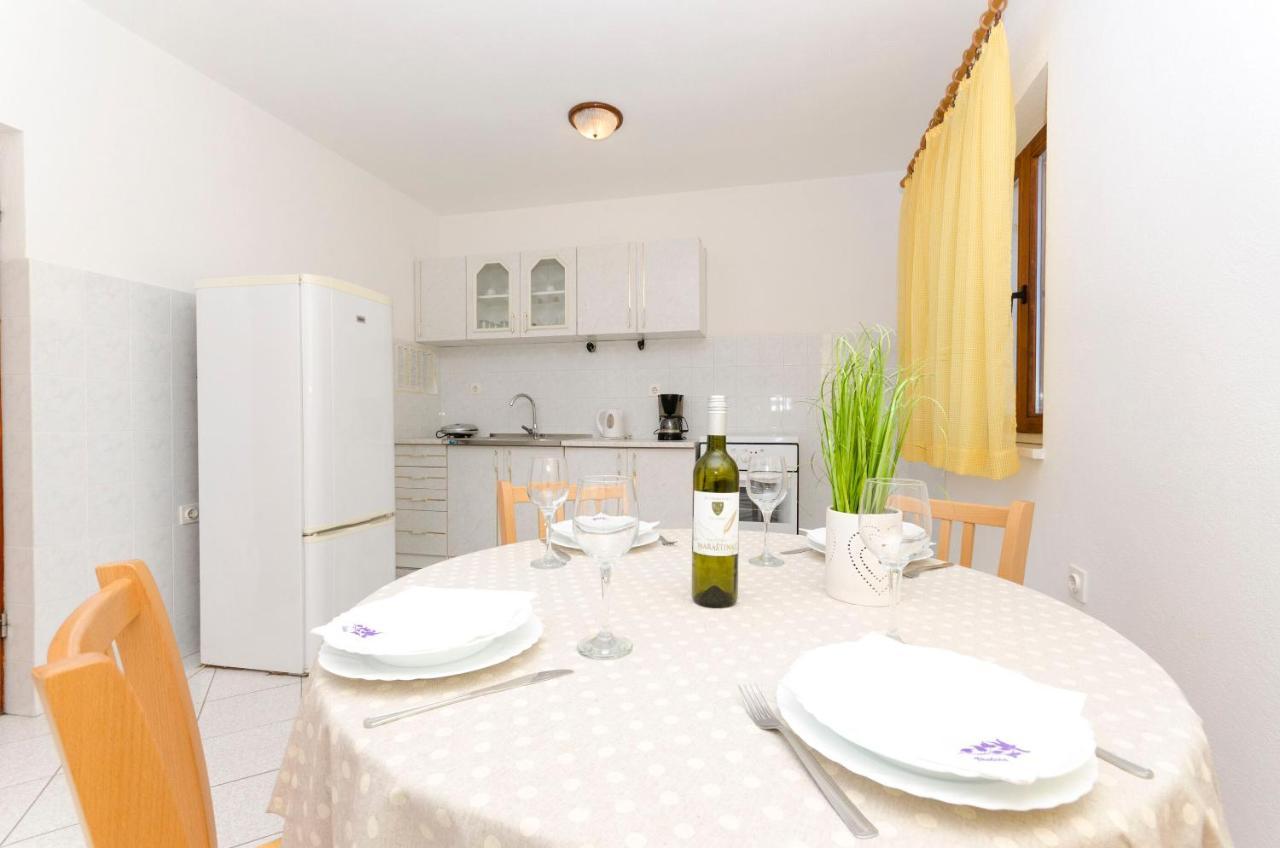 Apartments Silvana Supetar Ngoại thất bức ảnh