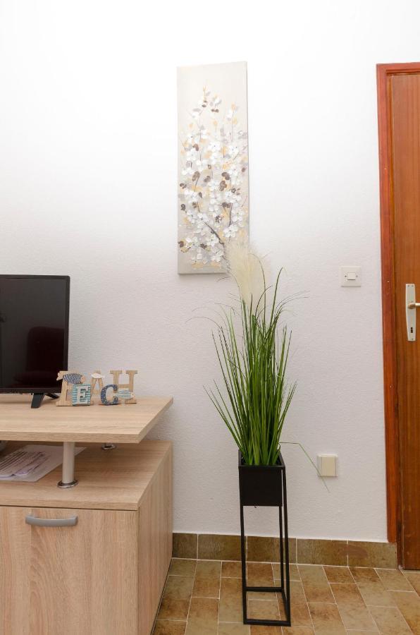 Apartments Silvana Supetar Ngoại thất bức ảnh