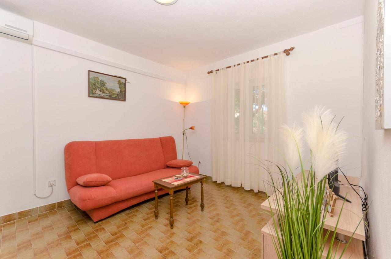Apartments Silvana Supetar Ngoại thất bức ảnh