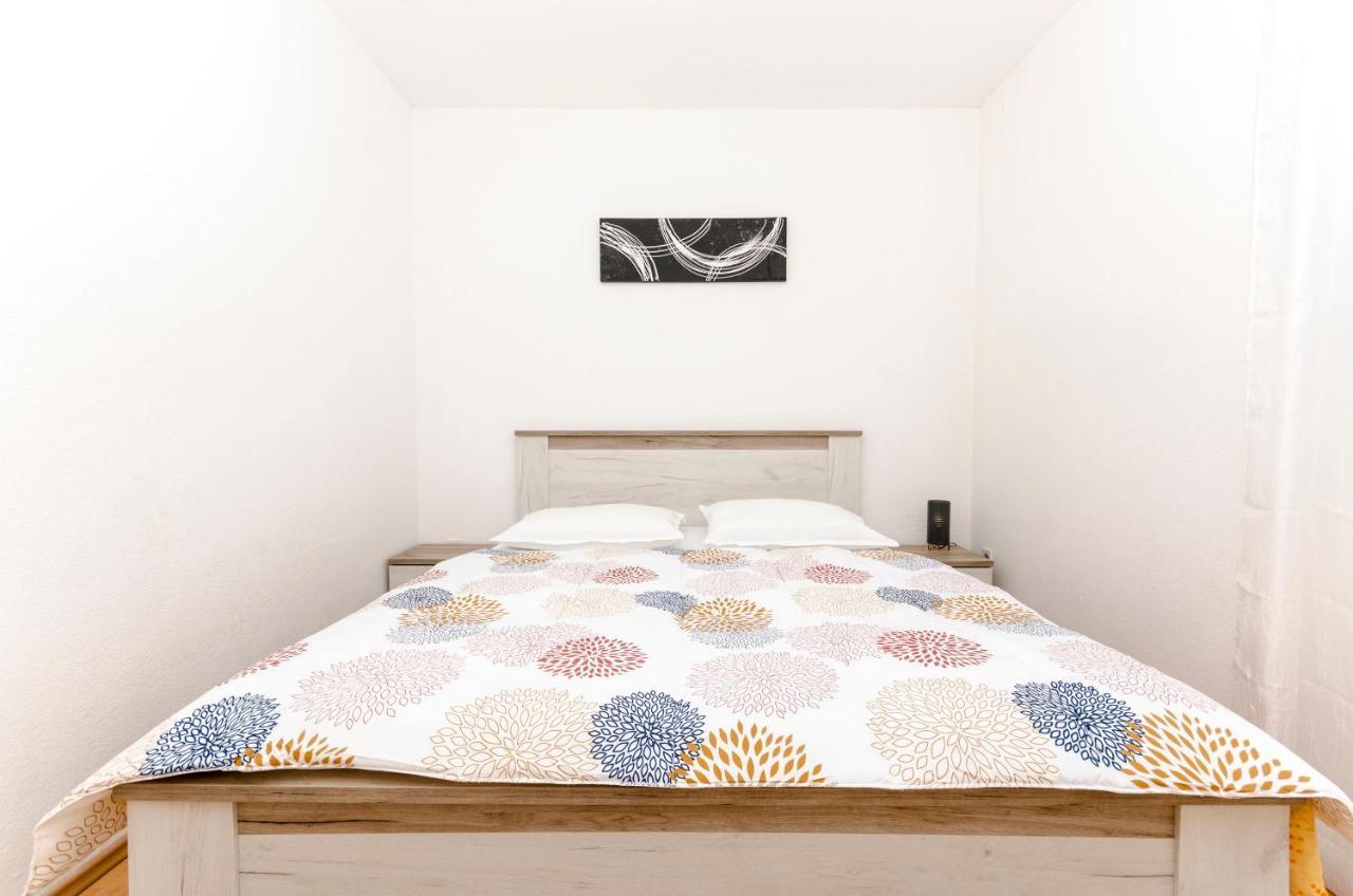 Apartments Silvana Supetar Ngoại thất bức ảnh